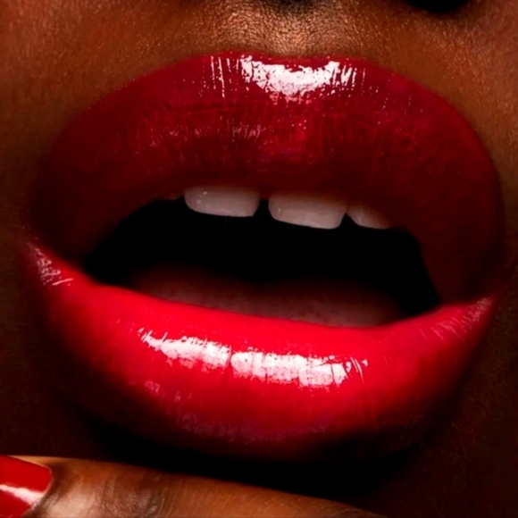 MAC Whirled Tour Lip Oil – Moisturizing Tint, High-Shine Red Gloss – NWT - Picture 5 of 10